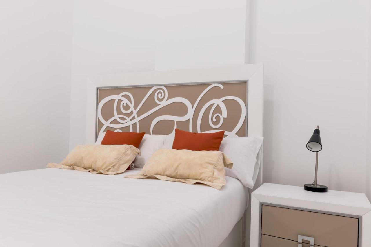 Acogedor Y Comodo Apartamento Madrid A/C Luaran gambar