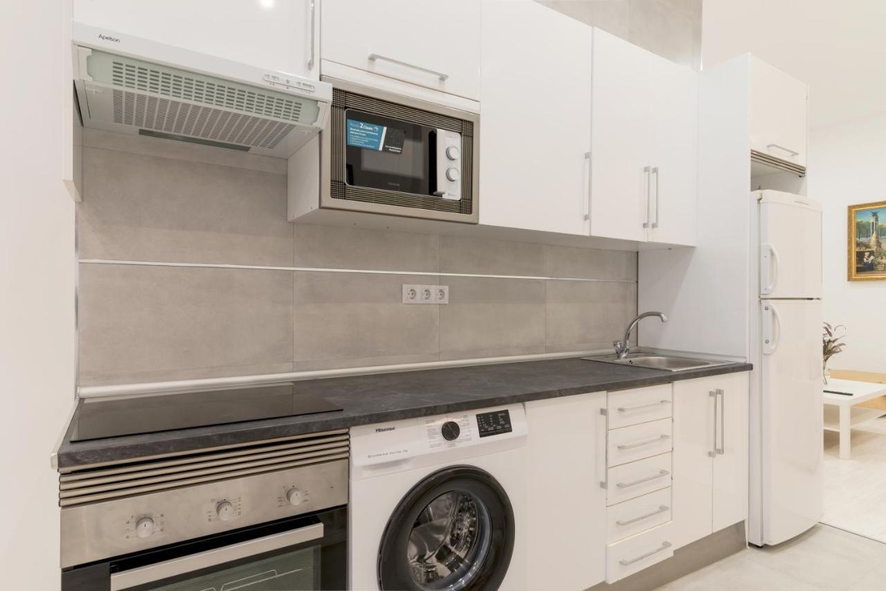 Acogedor Y Comodo Apartamento Madrid A/C Luaran gambar