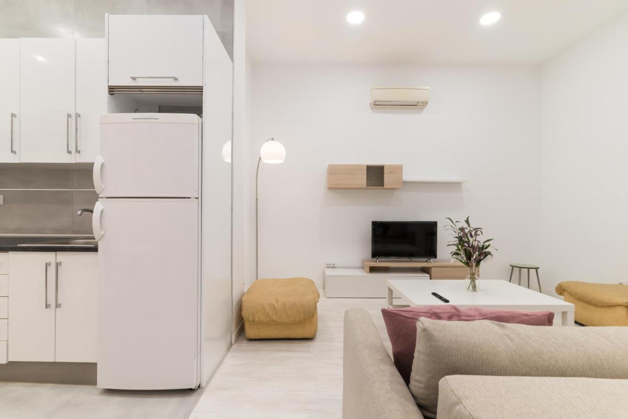 Acogedor Y Comodo Apartamento Madrid A/C Luaran gambar