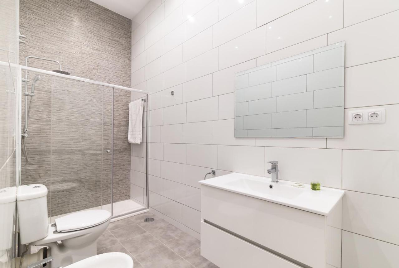 Acogedor Y Comodo Apartamento Madrid A/C Luaran gambar