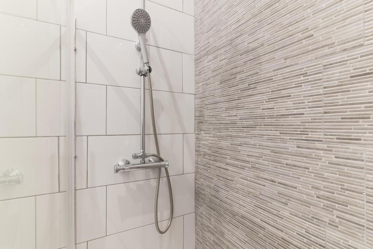 Acogedor Y Comodo Apartamento Madrid A/C Luaran gambar