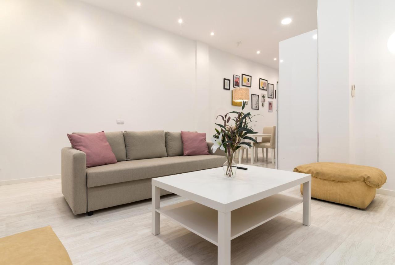Acogedor Y Comodo Apartamento Madrid A/C Luaran gambar